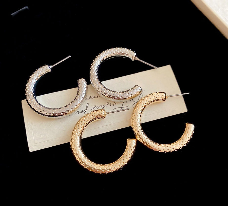 Silver Needle Spot Fold C- Shaped Earrings