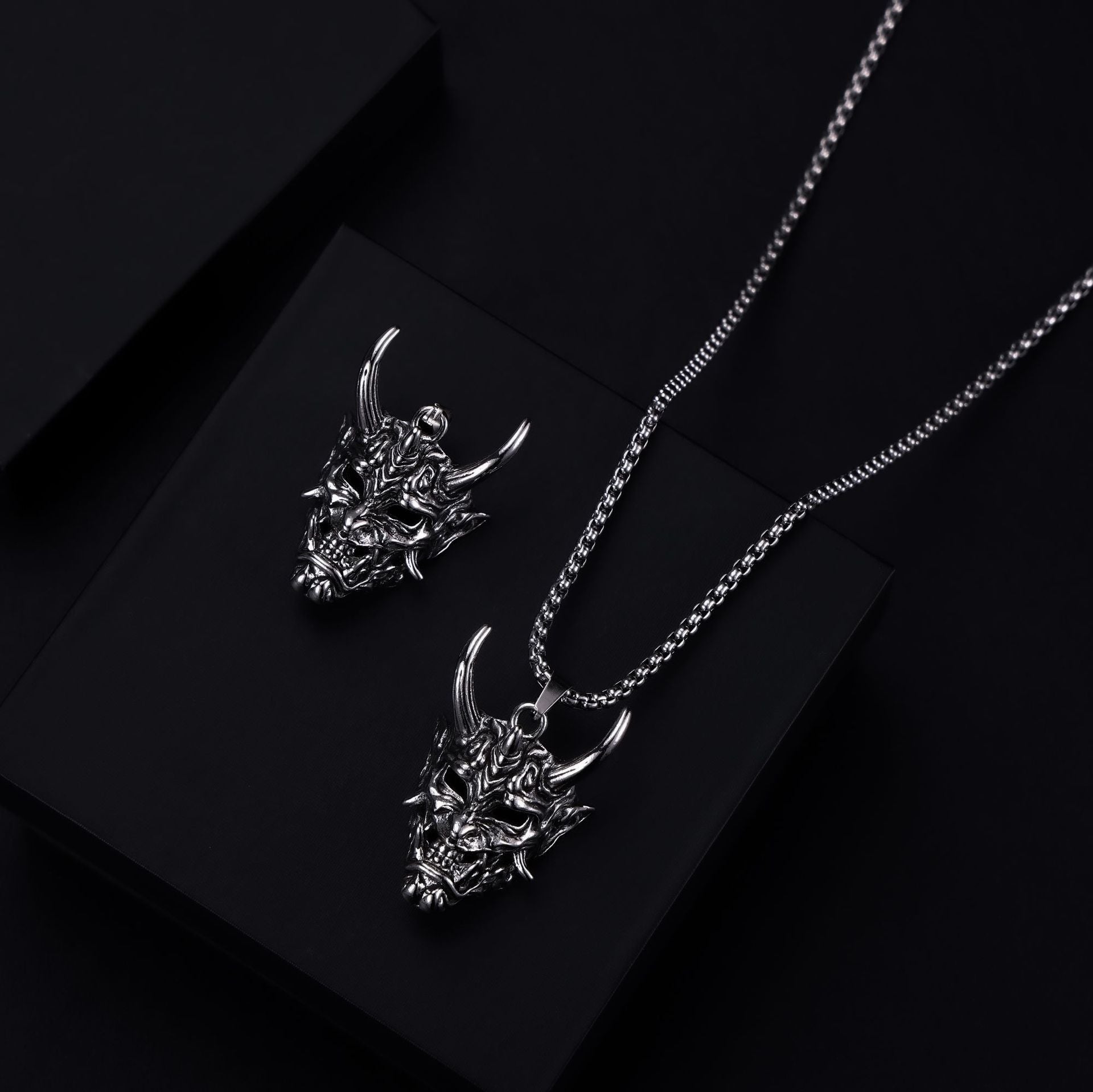 Personalized Men's Vintage Upscale Necklace Accessories