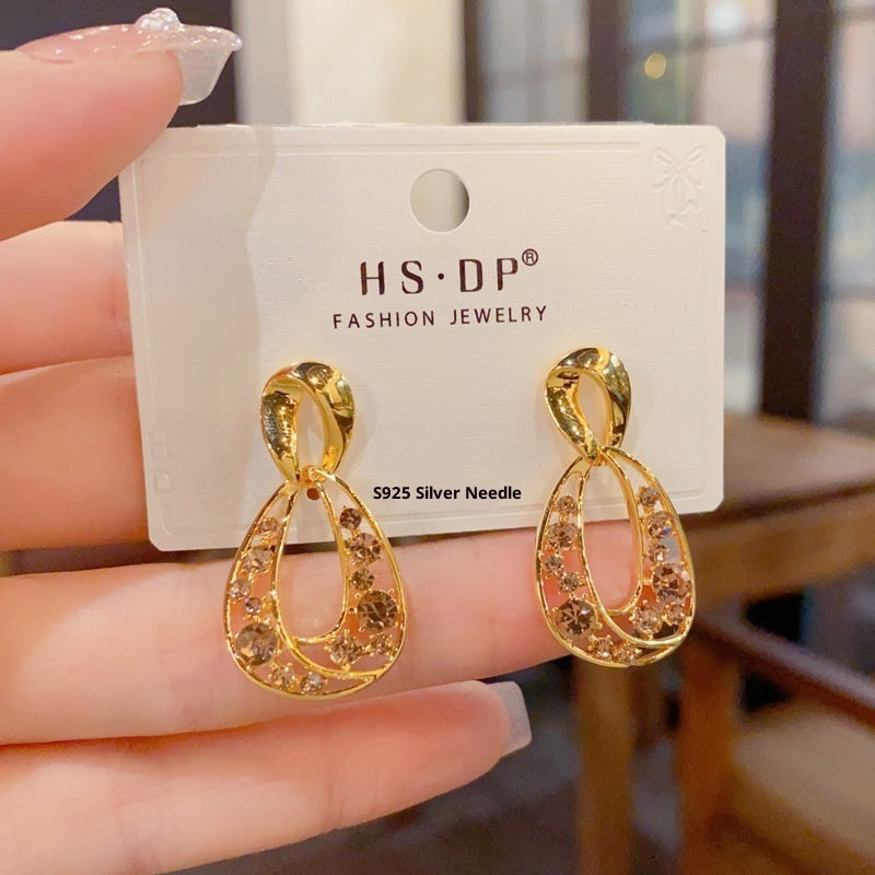 Female Minimalist French Retro Hollow Geometric Earrings