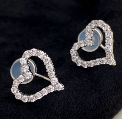 Small And Exquisite Love Temperament Earrings With A Sense Of High-end Ear Clips