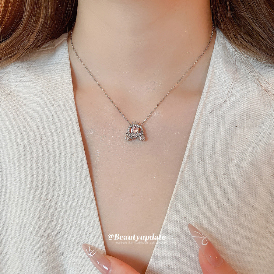 Diamond-embedded Heart Geometric Round Pendant Crystal Necklace
