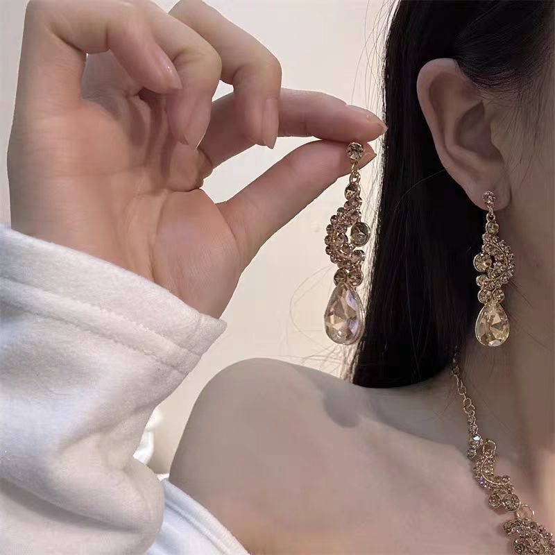 Women's Heavy Industry Advanced Sense Necklace Earrings