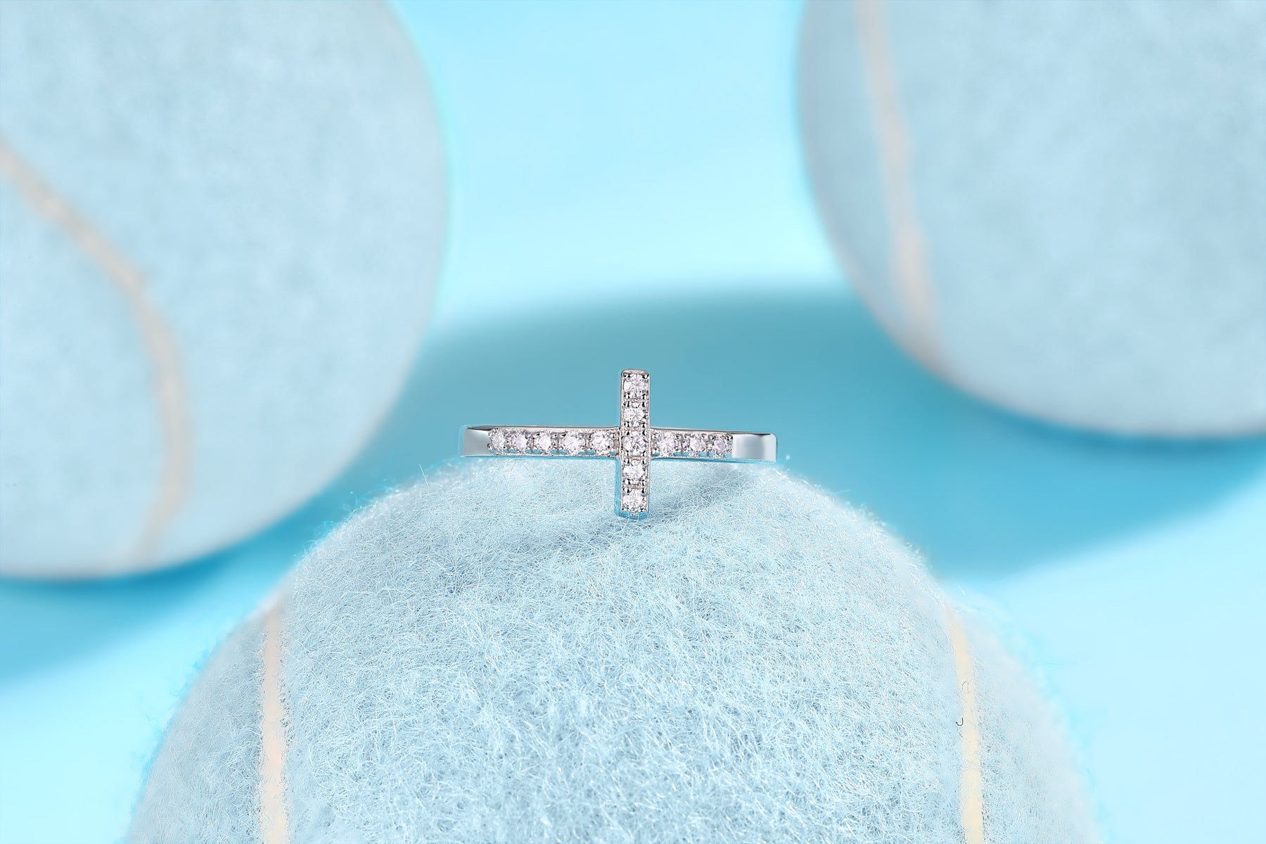 The Holy Light Cross - A Wedding Ring Set With Top-quality Moissanite S925 In Silver And Gold-plated. The Ring Can Be Inspected With A Diamond Pen