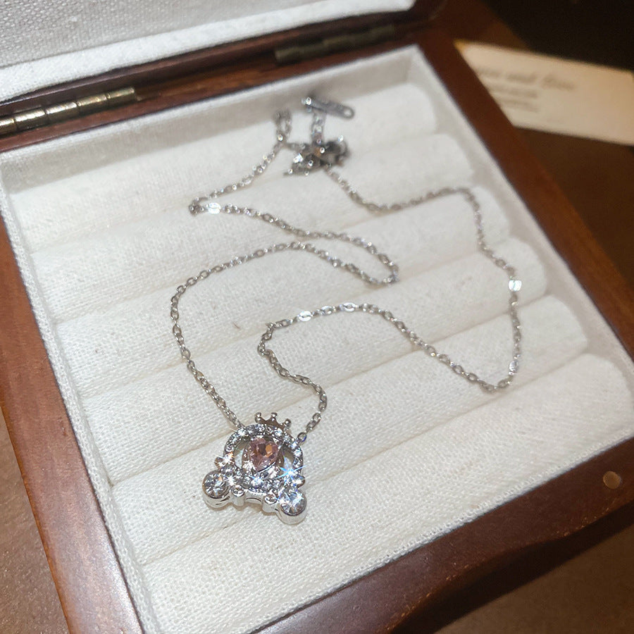 Diamond-embedded Heart Geometric Round Pendant Crystal Necklace