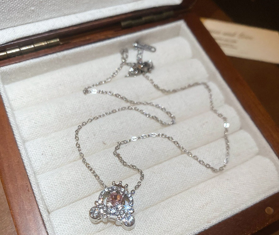 Diamond-embedded Heart Geometric Round Pendant Crystal Necklace