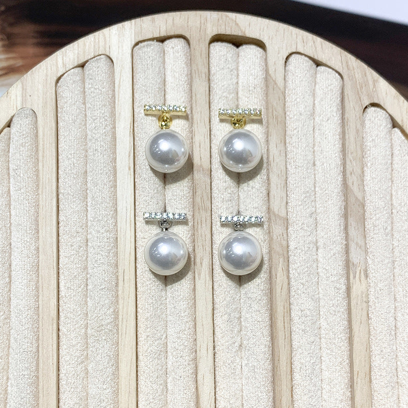Fashionable Luxury Pearl With Two Earrings