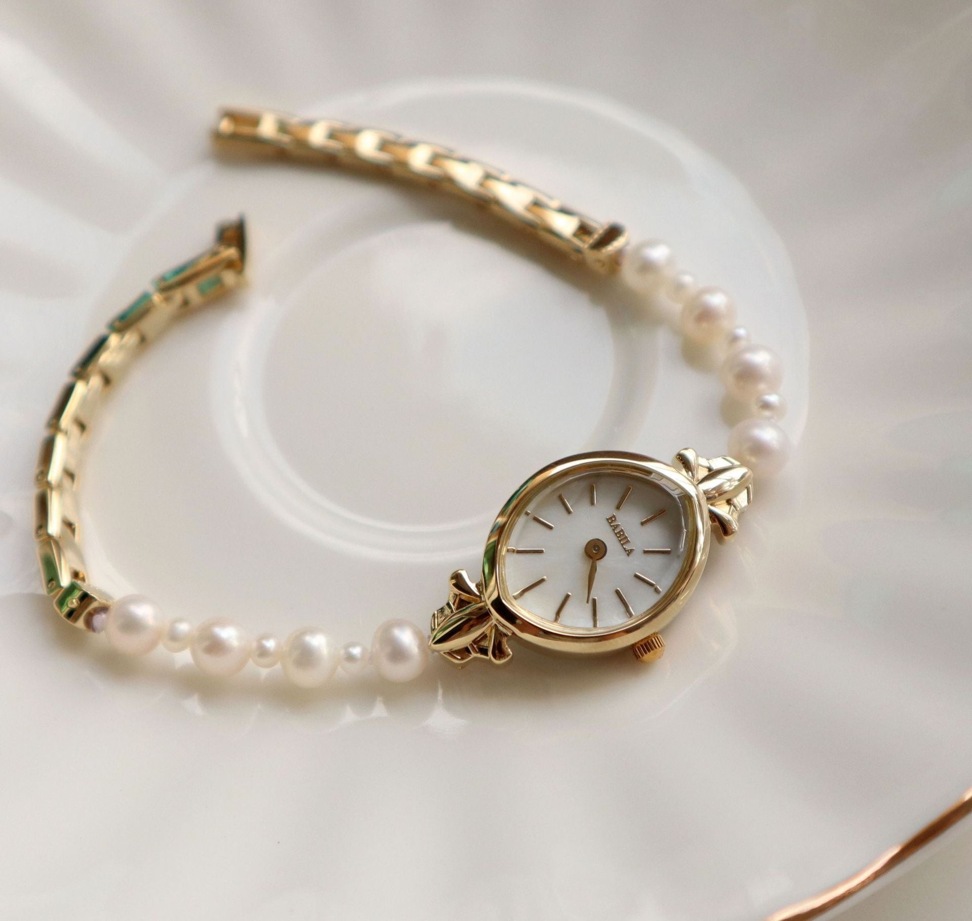 Pearl Women's Niche Mother Of Pearl Bracelet Watch