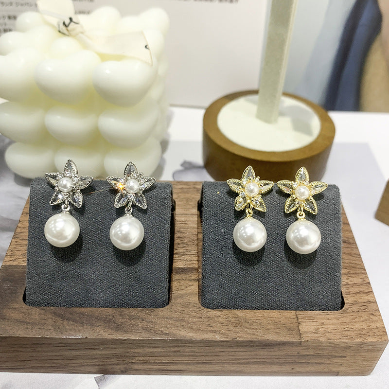 French Retro Light Luxury Niche Design Small Flower Earrings