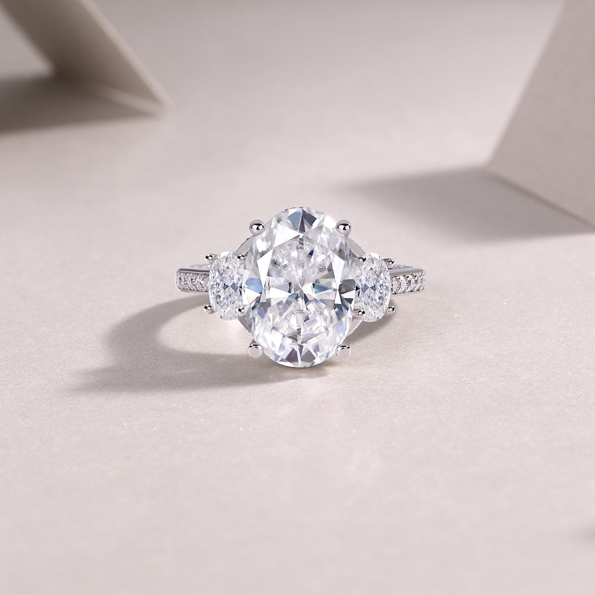 Crown Of Radiance - Set With Top-quality Egg-shaped Moissanite S925 Silver And Platinum-plated Diamond Wedding Ring. The Ring Can Be Inspected With A Diamond Pen