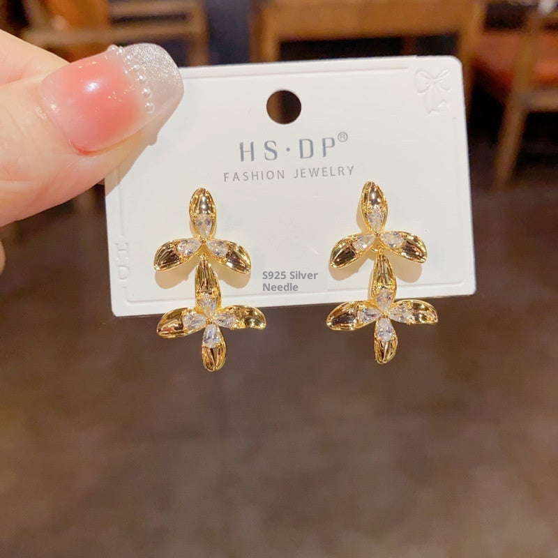 Women's Versatile And Fashionable Metal Petal Tassel Earrings