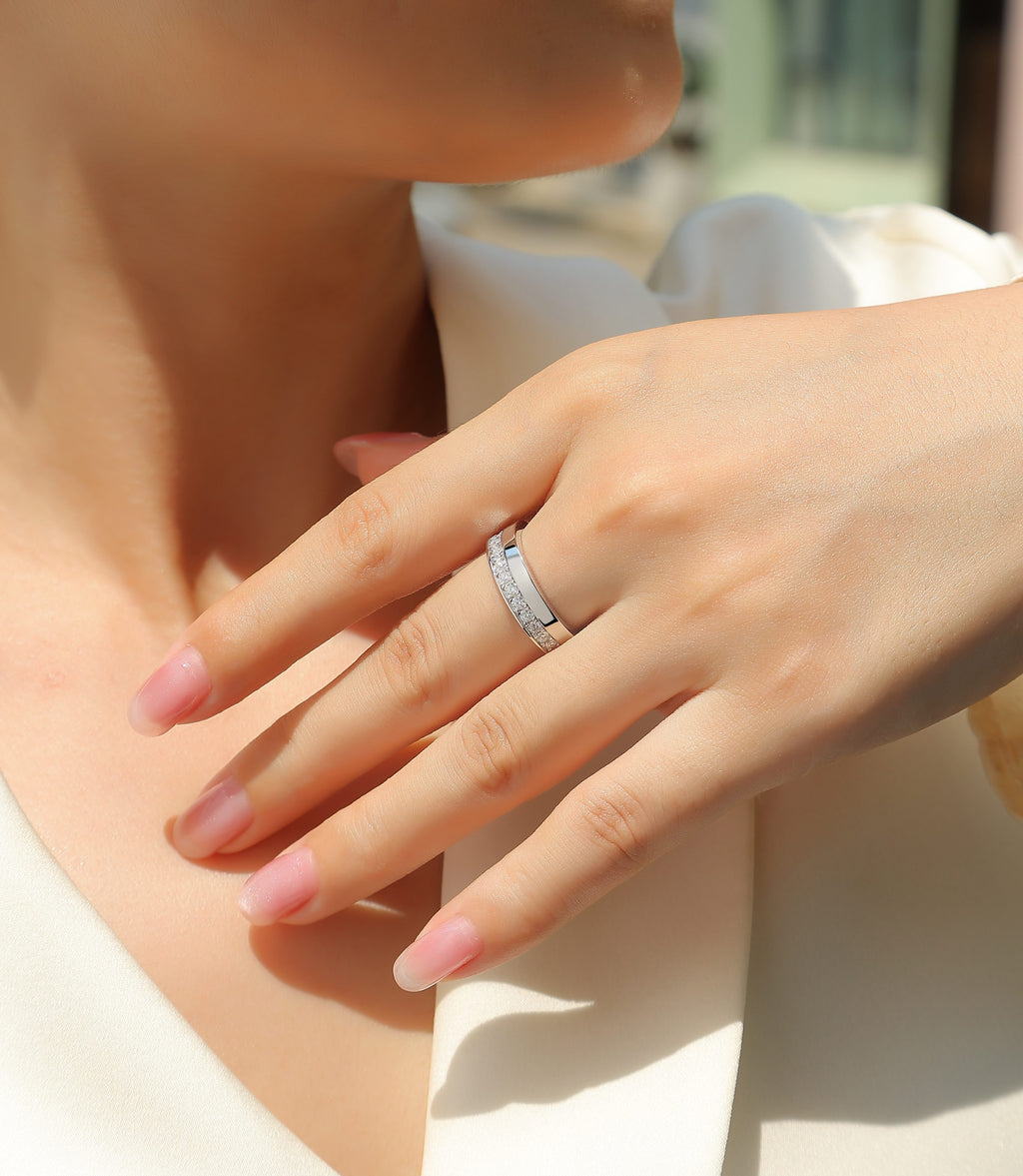 Star River - Set With Top-quality Moissanite S925 Silver And Gold-plated Diamond Wedding Ring. The Ring Can Be Inspected With A Diamond Pen