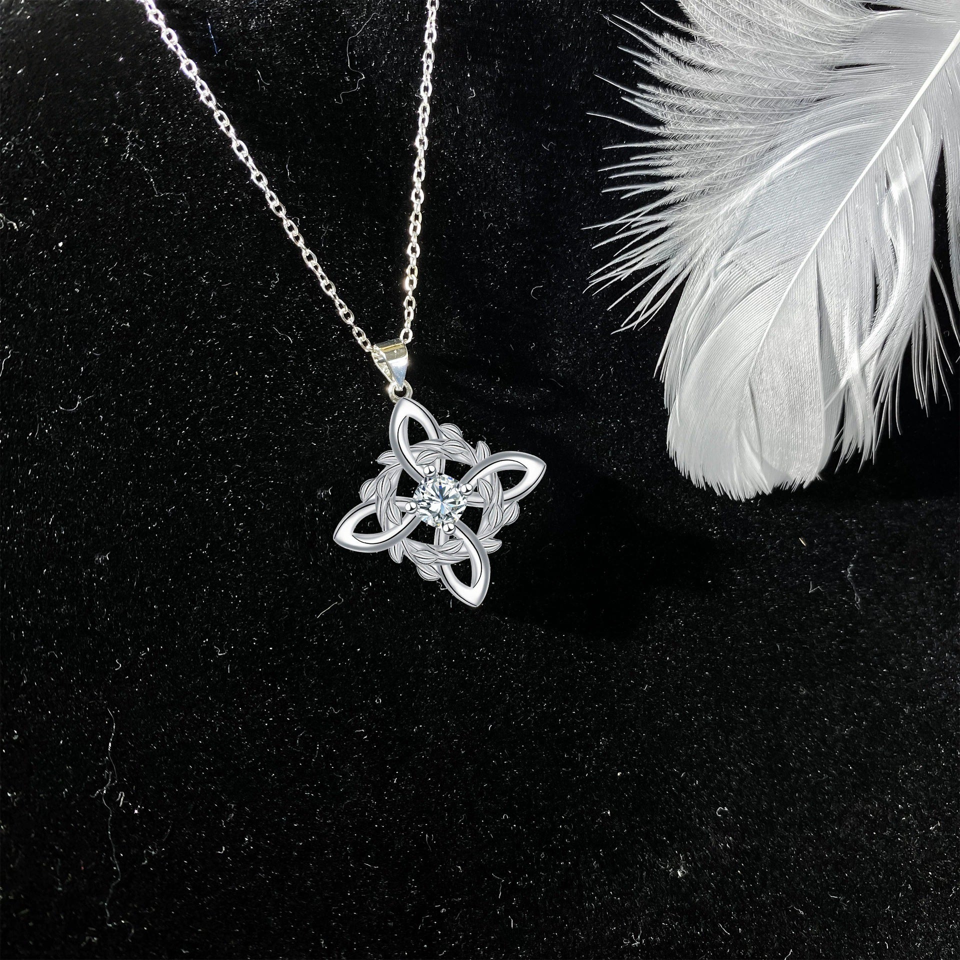 Personalized Pendant Vintage Inlaid Zircon Necklace