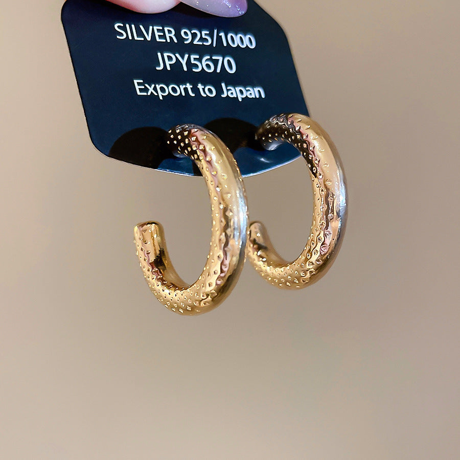 Silver Needle Spot Fold C- Shaped Earrings