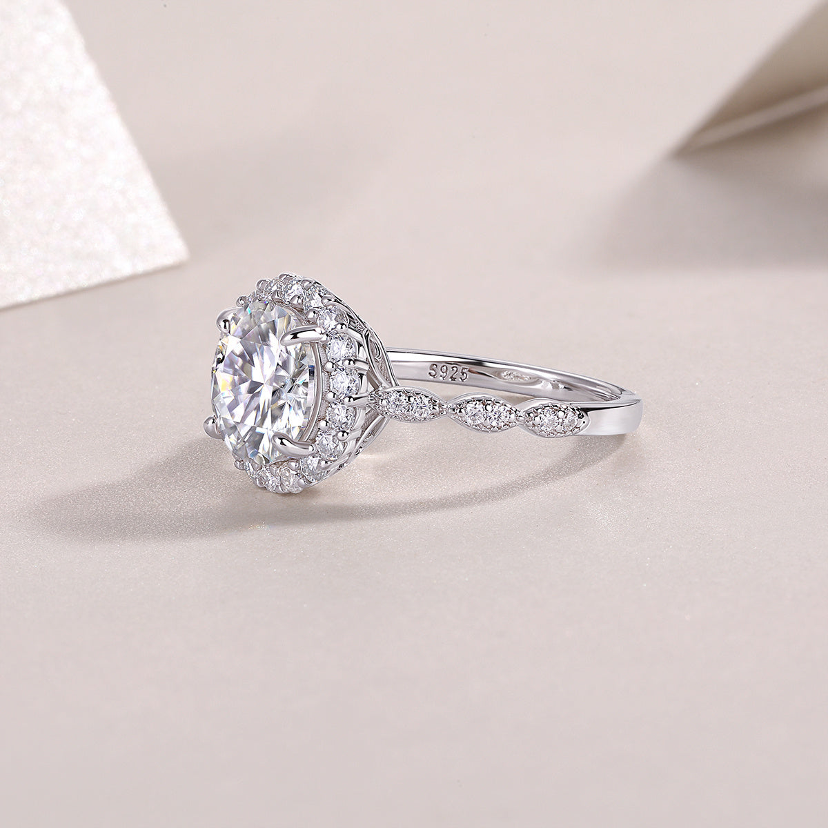 Star-studded - A Wedding Ring Set With Top-quality 3-carat Moissan S925 Silver And Platinum-plated Diamond. The Ring Can Be Inspected With A Diamond Pen