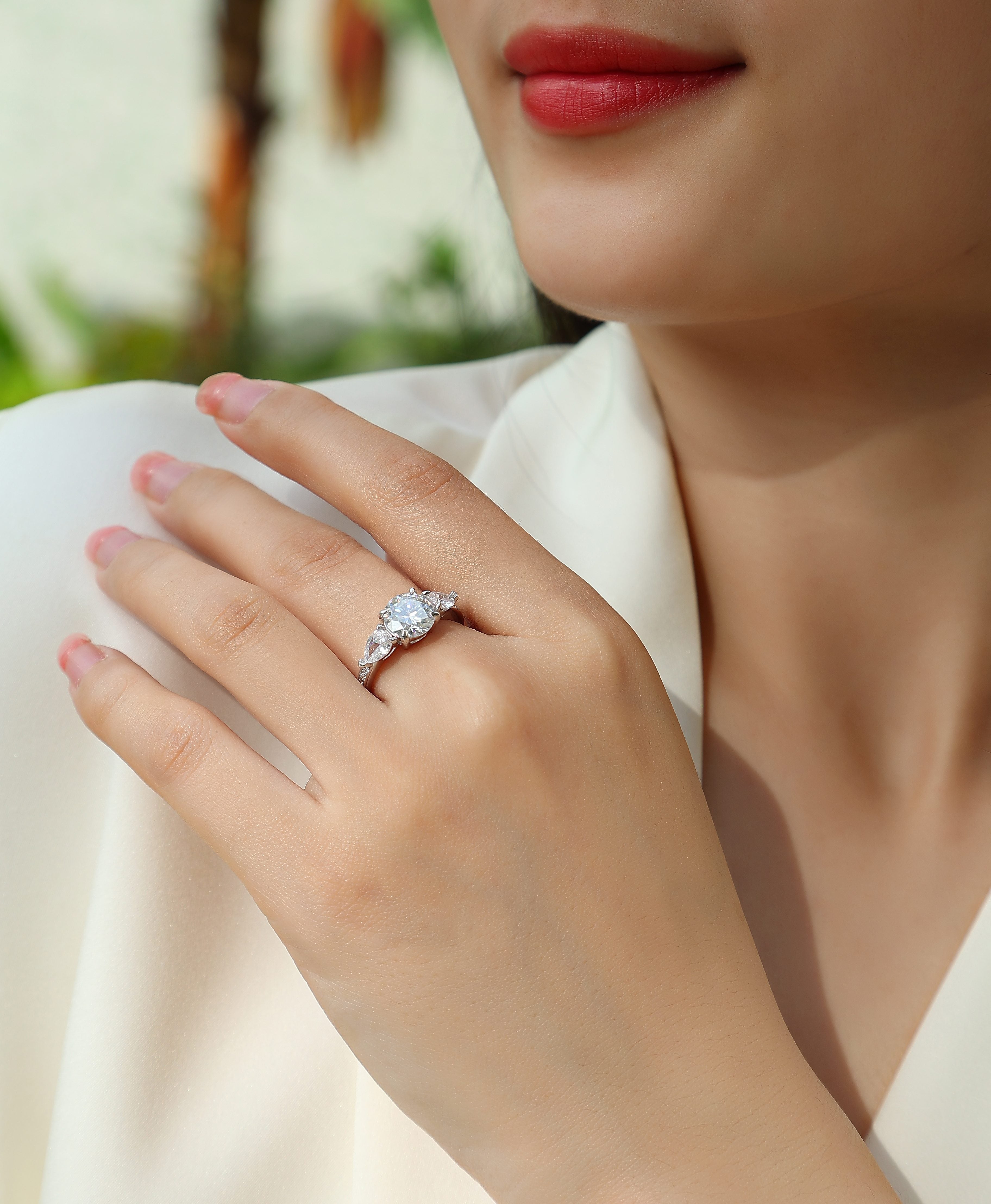 Hand In Hand - A Wedding Ring Set With 2-carat Top-quality Moissanite S925 Silver And Gold-plated Diamond Can Be Inspected With A Diamond Pen