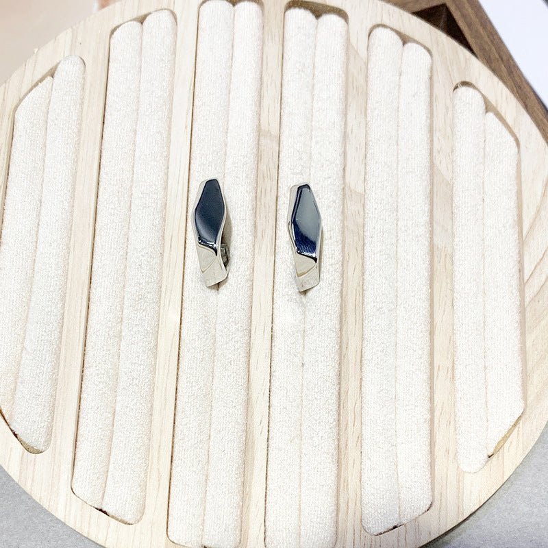 Irregular C-shaped Earrings With Minimalist Design