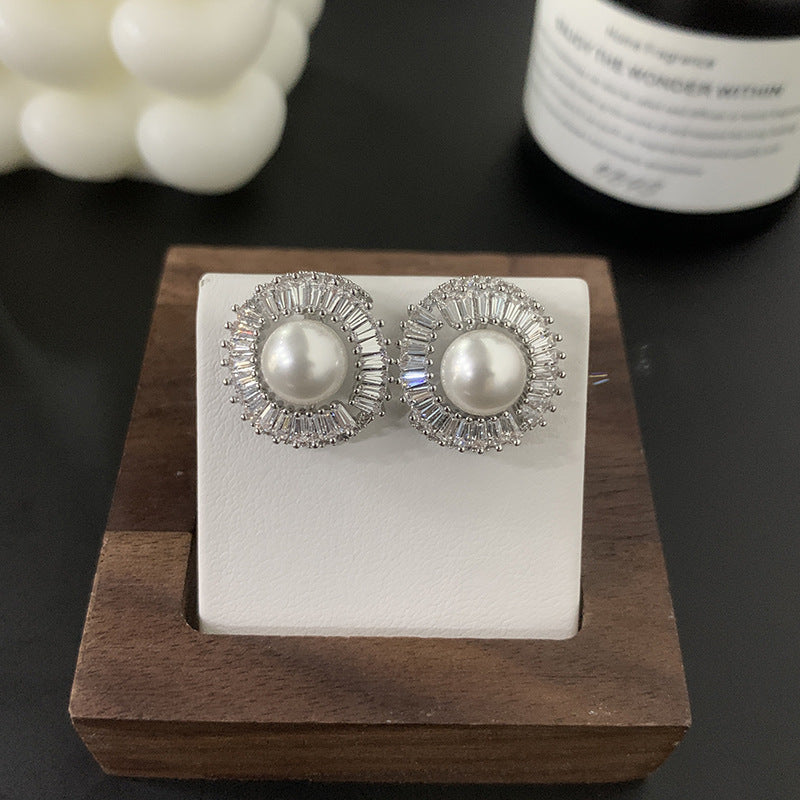 Micro Inlaid Zircon Exquisite And Versatile Niche Design Earrings