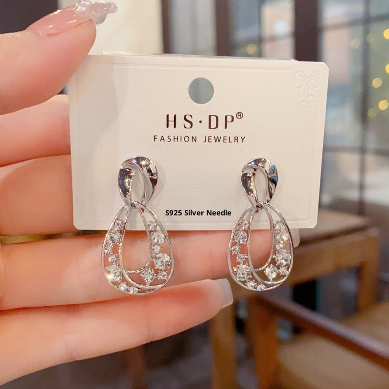 Female Minimalist French Retro Hollow Geometric Earrings