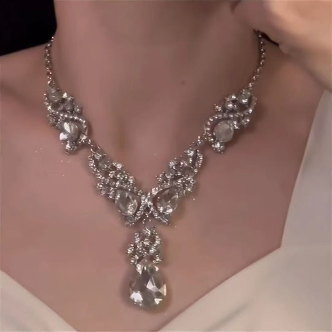 Women's Heavy Industry Advanced Sense Necklace Earrings