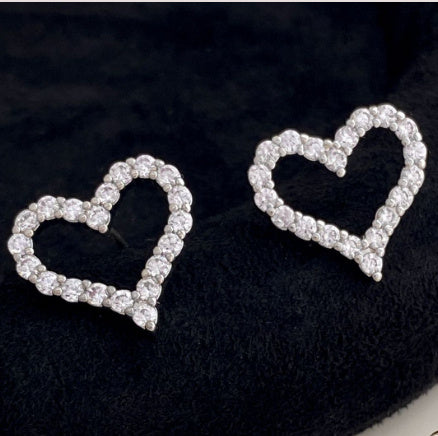 Small And Exquisite Love Temperament Earrings With A Sense Of High-end Ear Clips