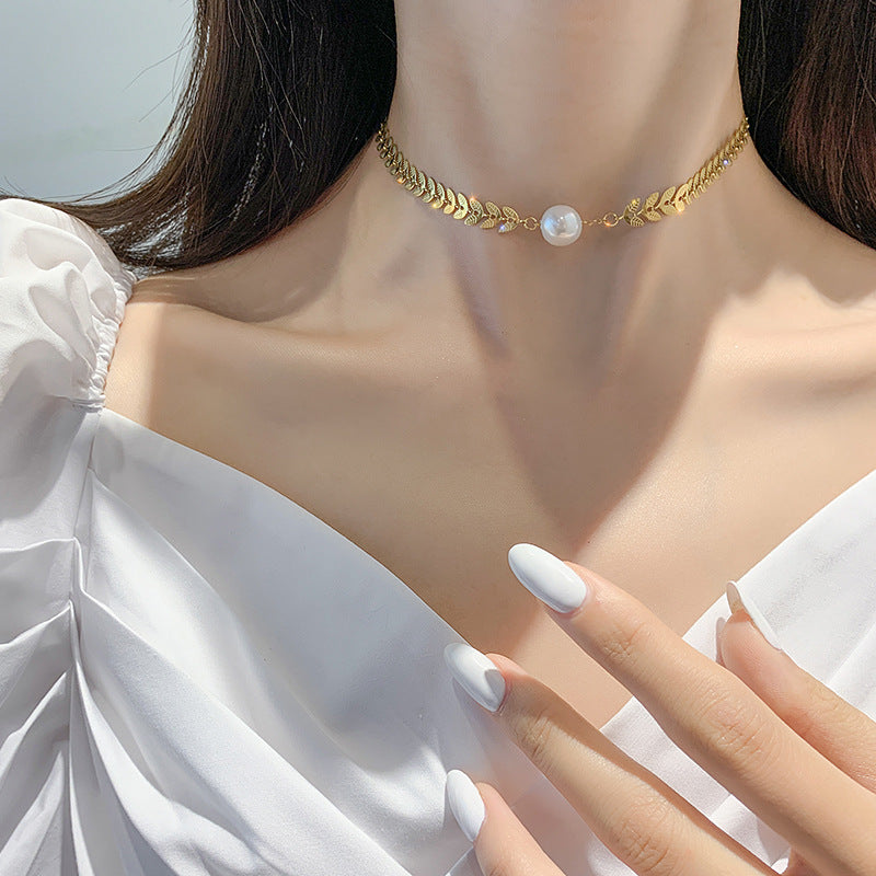 Short Wheat Pearl Necklace Golden Women's