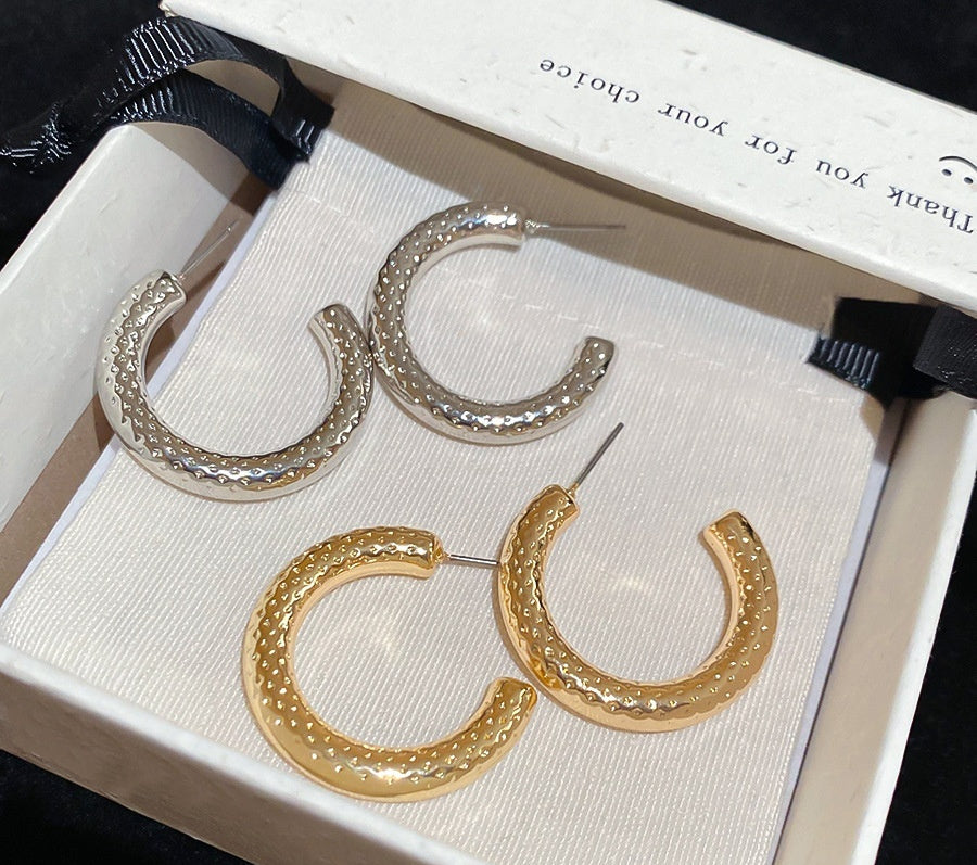 Silver Needle Spot Fold C- Shaped Earrings
