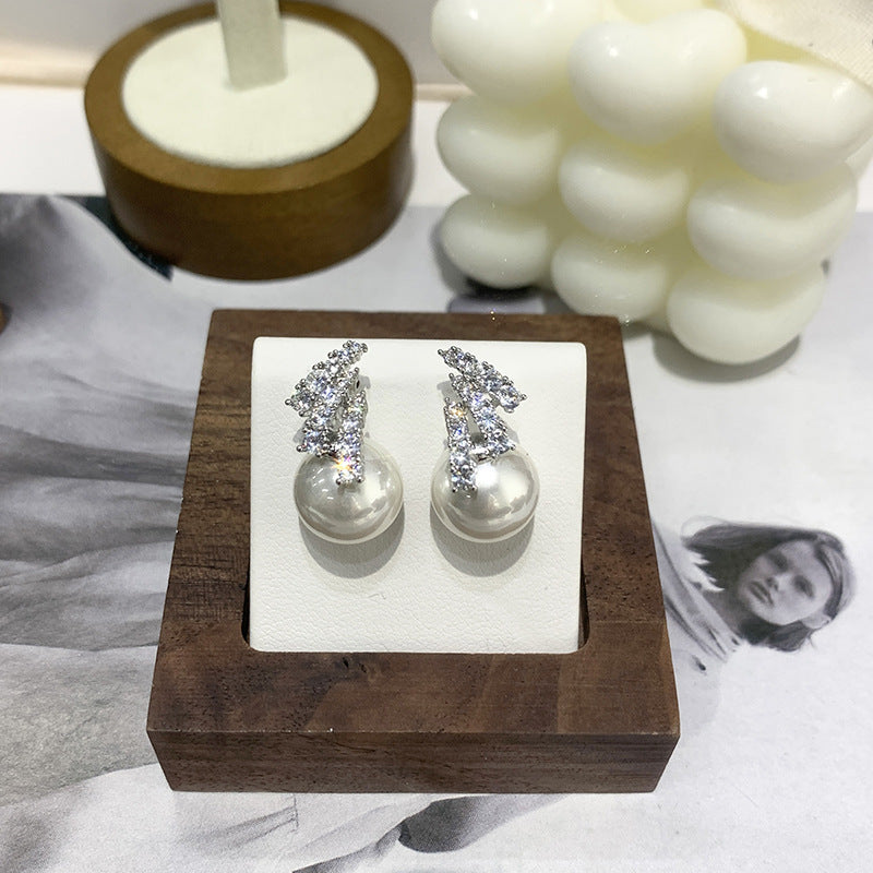 Gentle And Fashionable Temperament, Curved Zircon Pearl Earrings