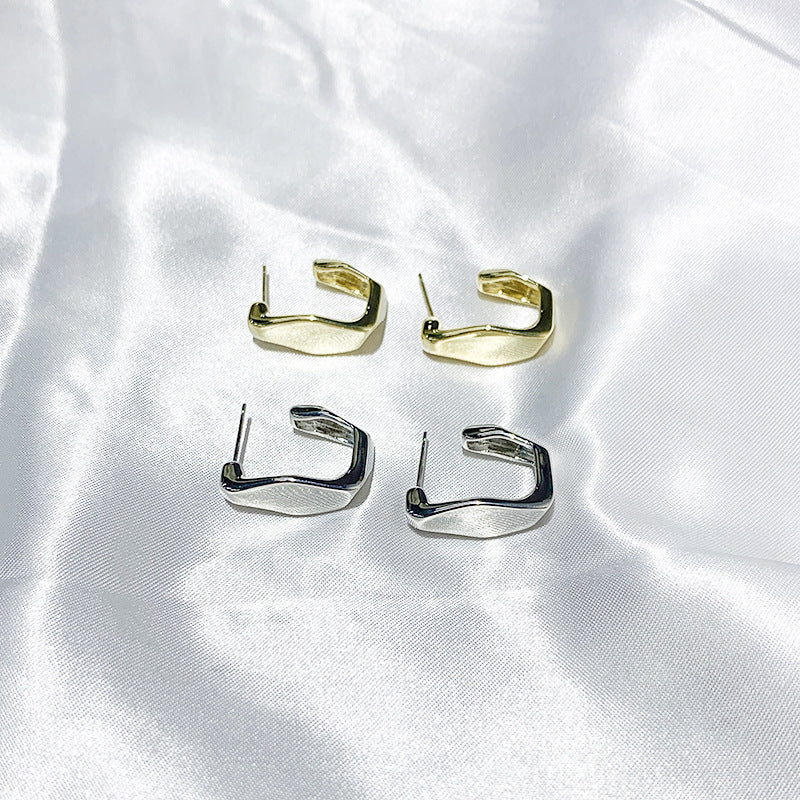 Irregular C-shaped Earrings With Minimalist Design