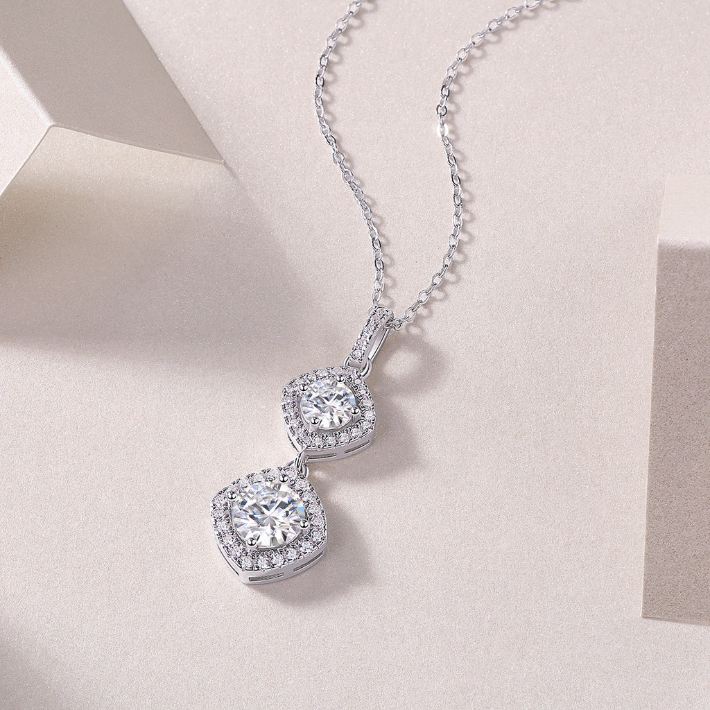 Snowy Wonderland - A Fashionable And Luxurious Diamond Jewelry Pendant Set With 1-carat Moissanite S925 Sterling Silver And Platinum Plating