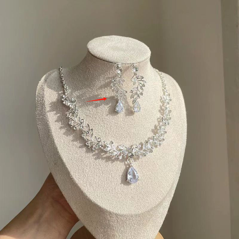 Women's Heavy Industry Advanced Sense Necklace Earrings