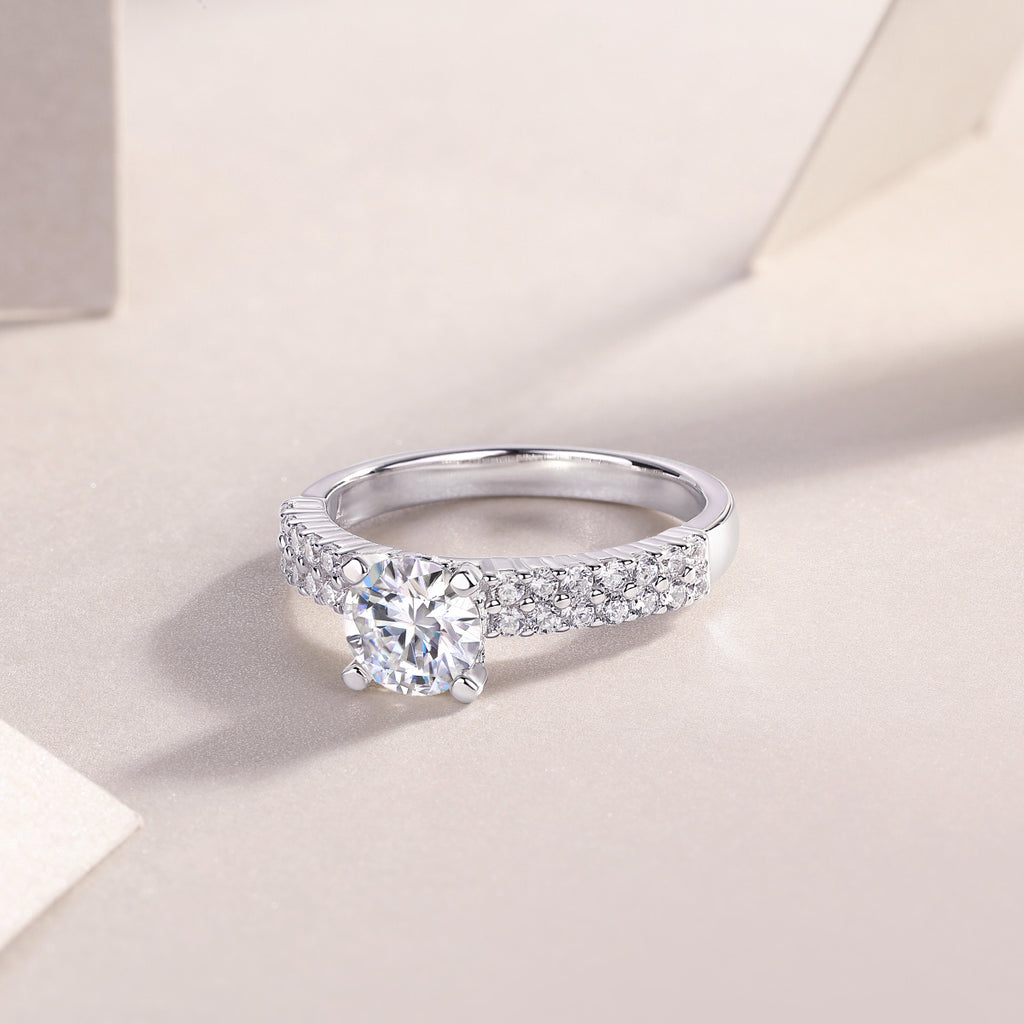 Diamond Shines At Heart - Set With 1-carat Top-quality Moissanite S925 Silver And Platinum-plated Diamond Wedding Ring. The Ring Can Be Tested With A Diamond Pen