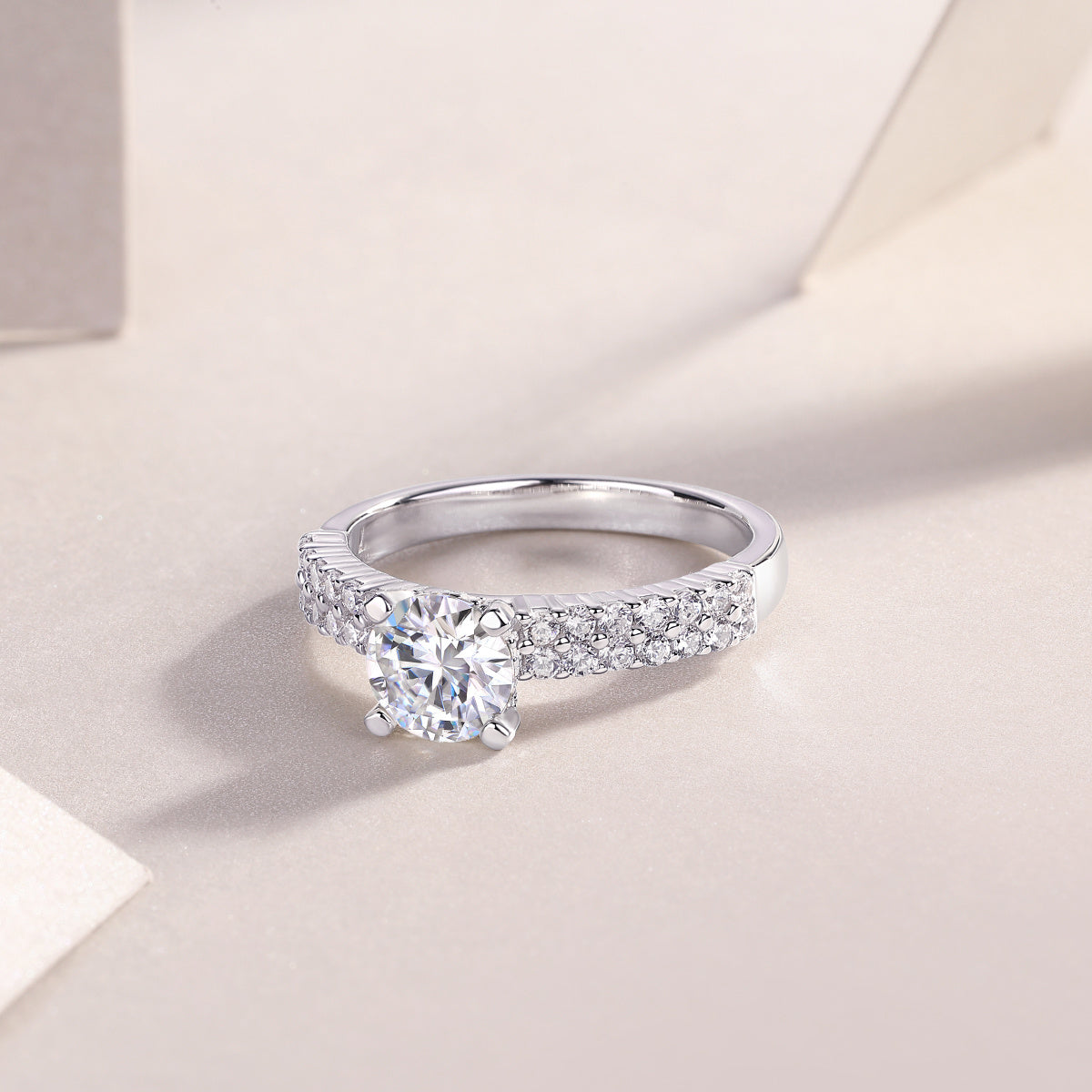 Diamond Shines At Heart - Set With 1-carat Top-quality Moissanite S925 Silver And Platinum-plated Diamond Wedding Ring. The Ring Can Be Tested With A Diamond Pen