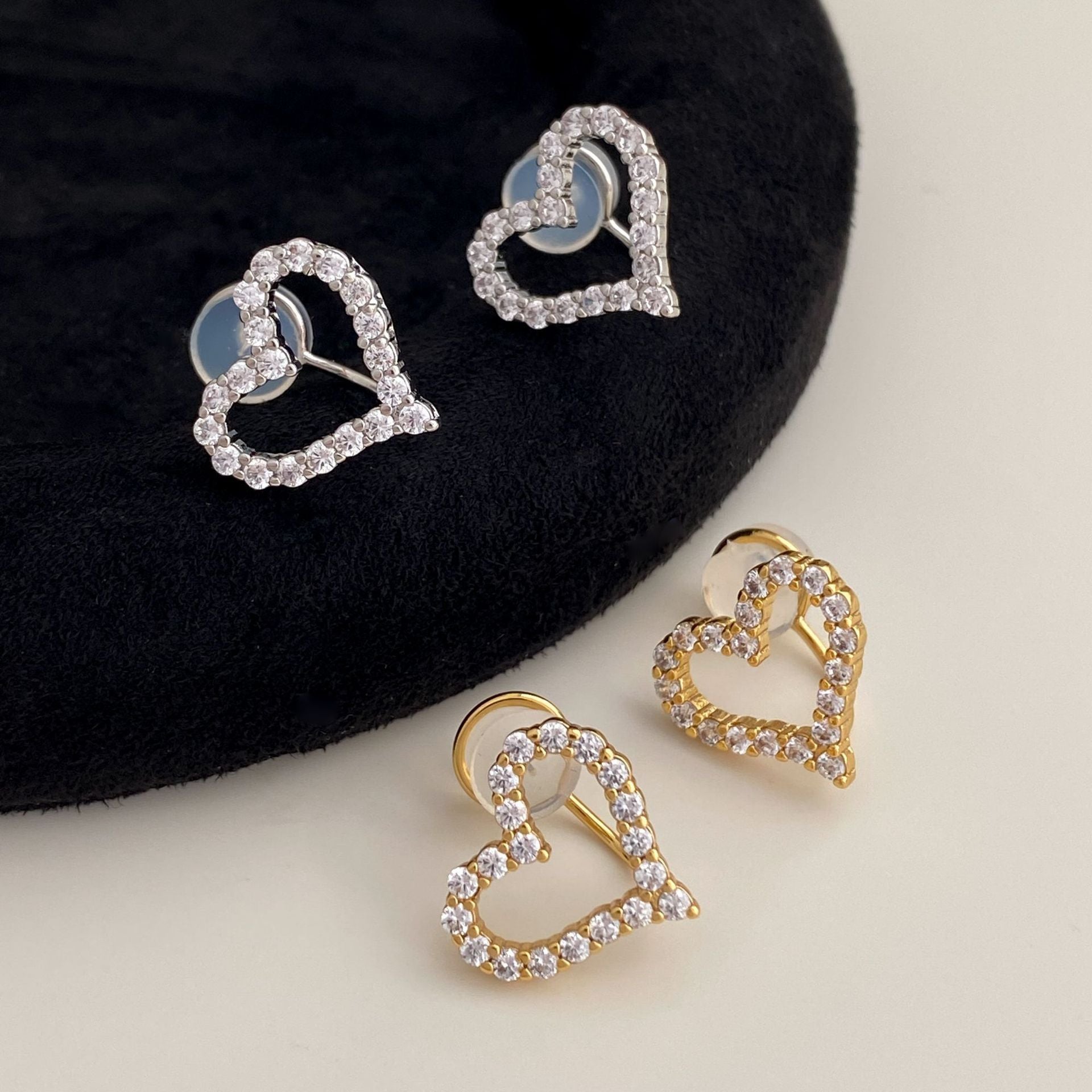 Small And Exquisite Love Temperament Earrings With A Sense Of High-end Ear Clips