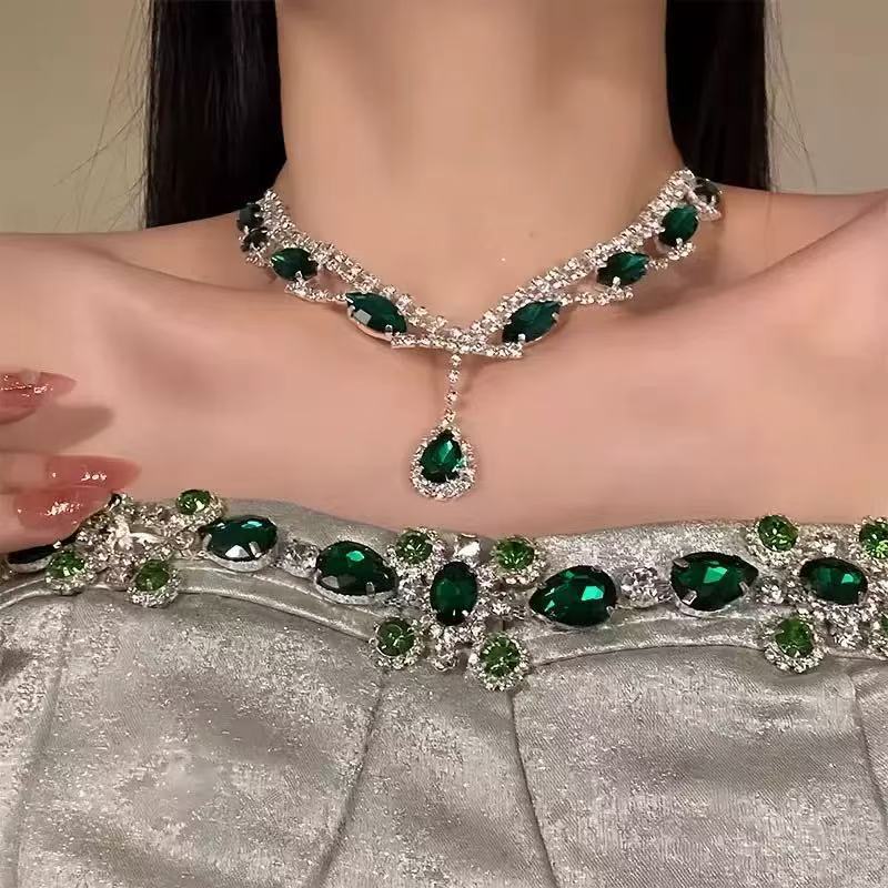 Women's Heavy Industry Advanced Sense Necklace Earrings