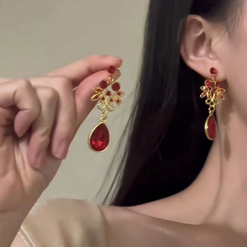 Women's Heavy Industry Advanced Sense Necklace Earrings