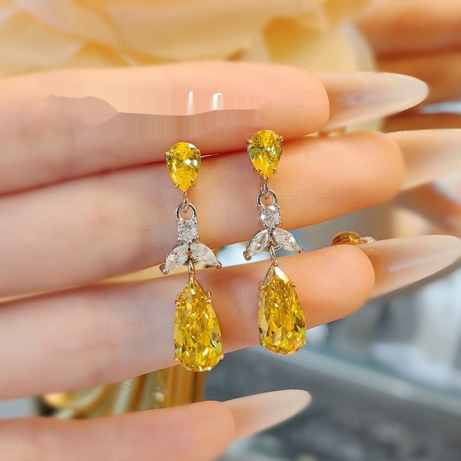 European And American High-carbon Diamond Fashion Versatile Pink Crystal Earrings