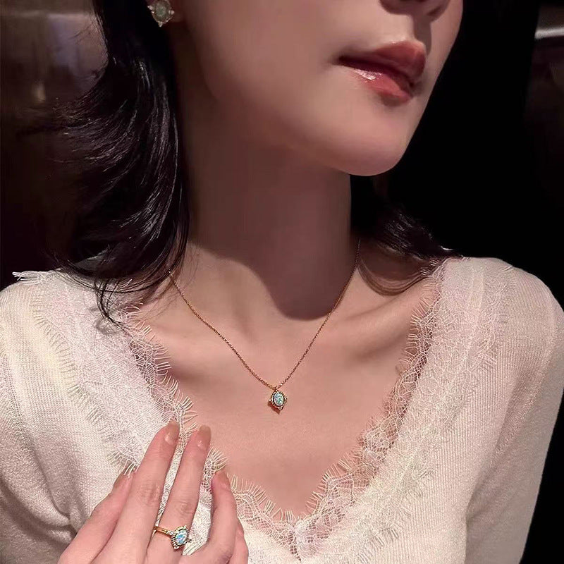 Italian Craftsmanship 925 Silver Vintage-style 6X8 Opal Necklace Pendant