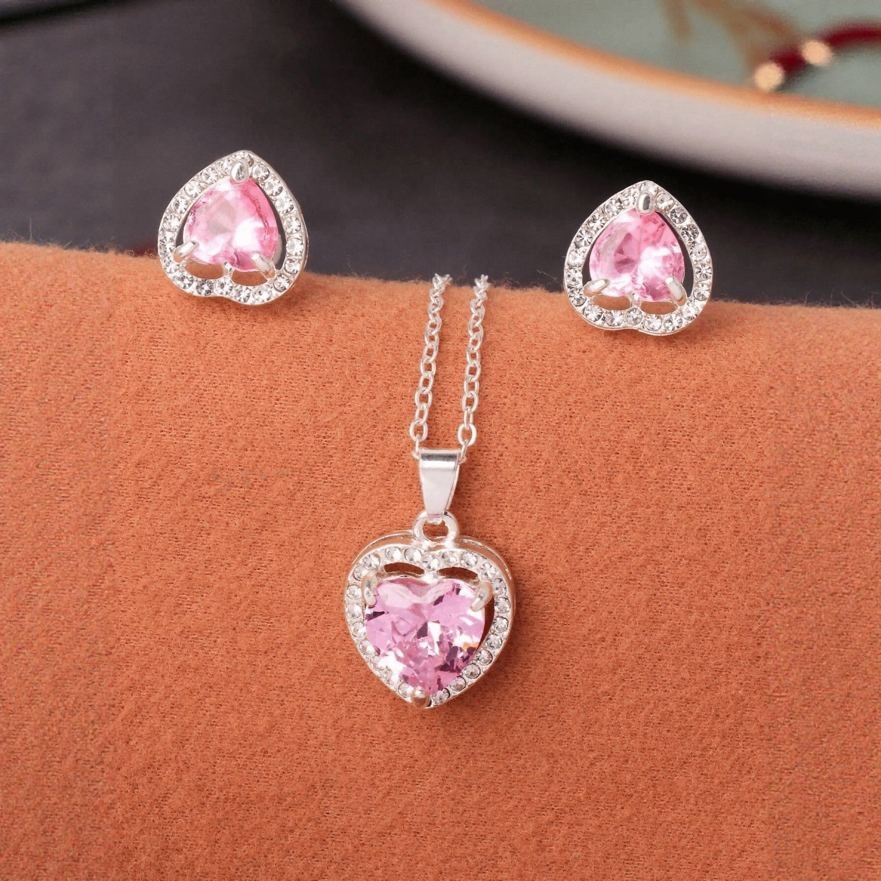 Crystal Zircon Heart-shaped Pendant Earring Set