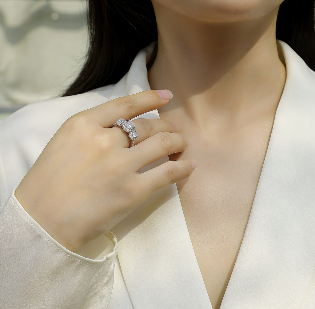 Human Warmth - A 1-carat Top-quality Moissanite S925 Silver Diamond Wedding Ring With Gold Plating. The Ring Can Be Inspected With A Diamond Pen