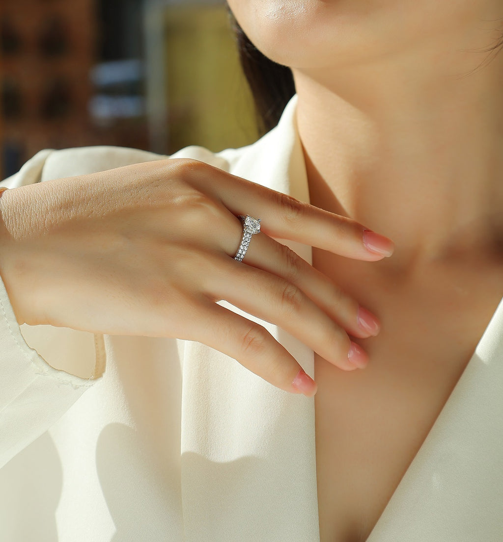 Diamond Shines At Heart - Set With 1-carat Top-quality Moissanite S925 Silver And Platinum-plated Diamond Wedding Ring. The Ring Can Be Tested With A Diamond Pen