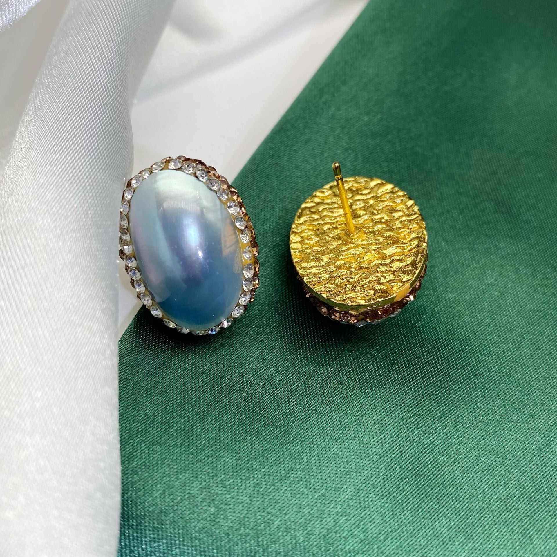 Women's Natural Maple Retro Earrings