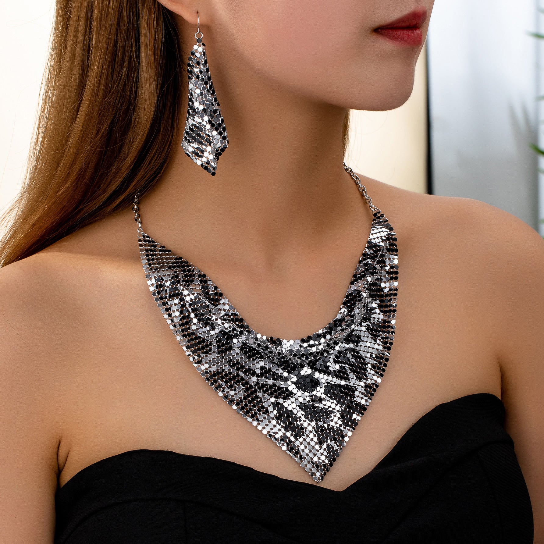 Fashion, Personalized And Exaggerated Metal Eardrops Pendant Heavy Industry Suit