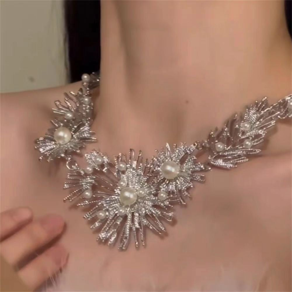 Women's Heavy Industry Advanced Sense Necklace Earrings