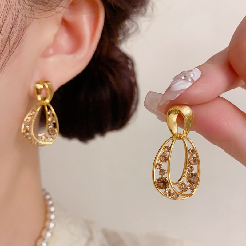 Female Minimalist French Retro Hollow Geometric Earrings