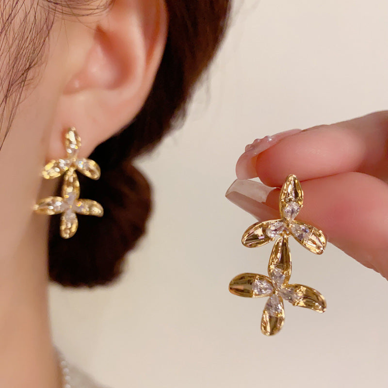 Women's Versatile And Fashionable Metal Petal Tassel Earrings