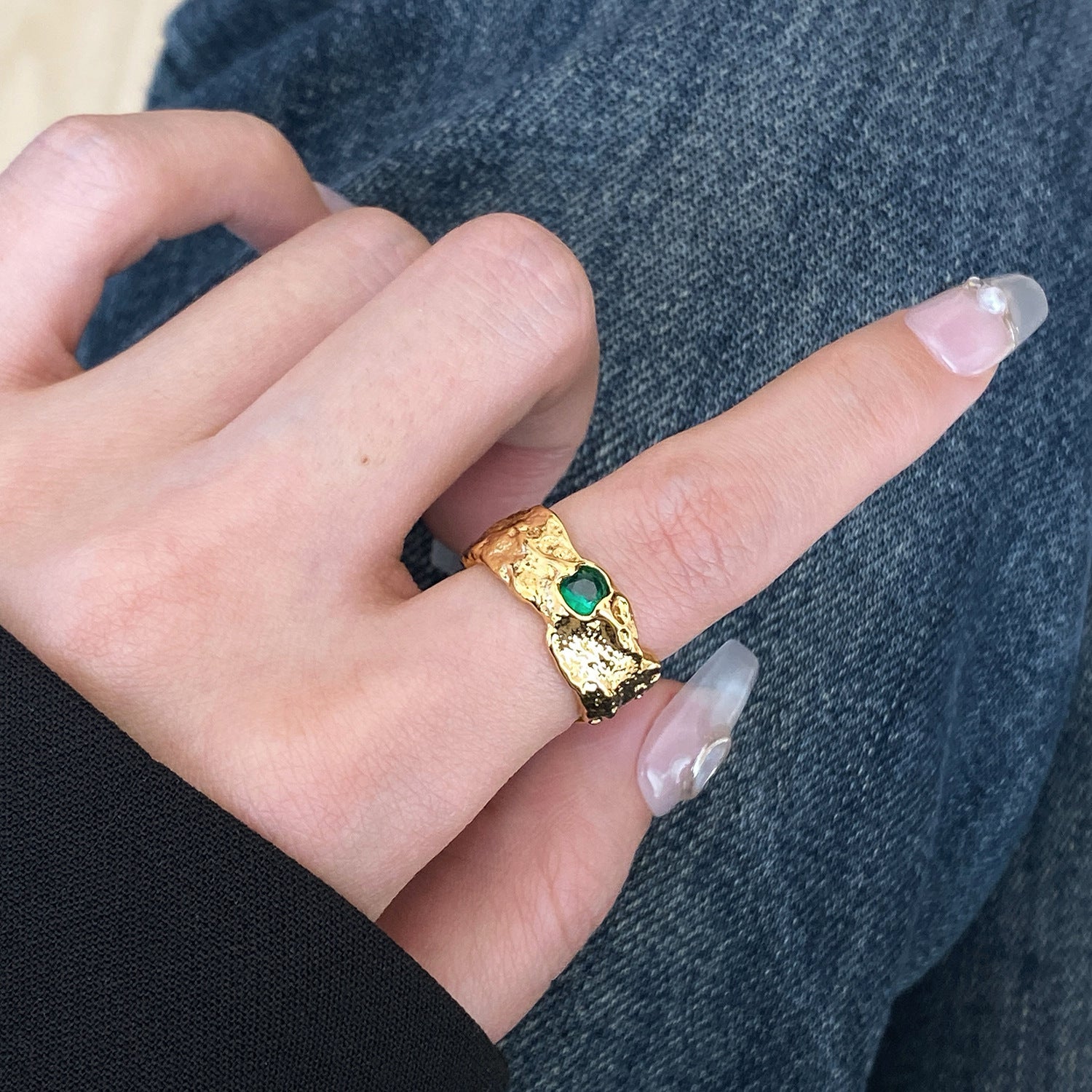 Niche Design High-end Irregular Texture Colored Diamond French Vintage Ring