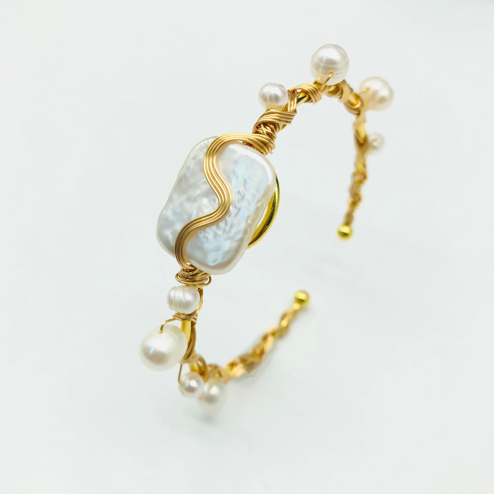 Natural Freshwater Pearl Handmade Wire-wrapped Bracelet