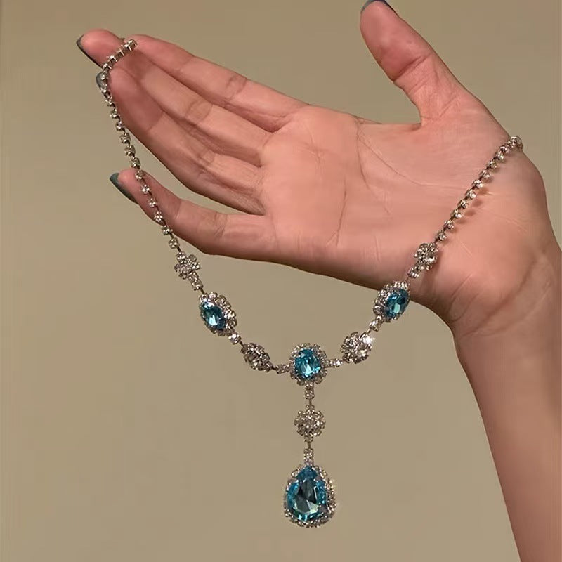 Women's Heavy Industry Advanced Sense Necklace Earrings